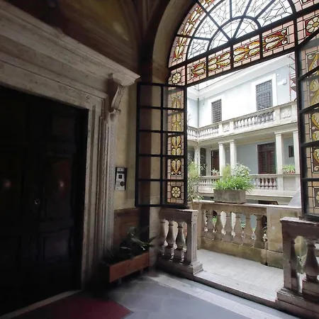 Elegant And Calm In Campo Dei Fiori * ローマ